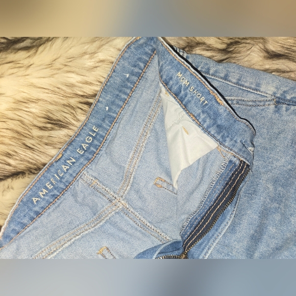 American Eagle Outfitters Light Blue Jean Mom Shorts - Picture 5 of 6